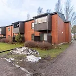 Good 3 Rooms Apartment With Free Parking & Beds For 6!